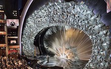 Bí mật sân khấu Oscar 2018: 45 triệu viên pha lê Swarovski đắt đỏ tạo nên màn tiệc mê hoặc
