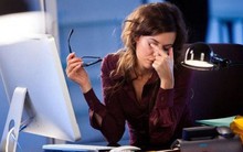 Mỏi mắt do nhìn máy tính là bệnh gì?