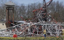 Sập tháp truyền hình cao 600m ở Mỹ, nhiều người thương vong