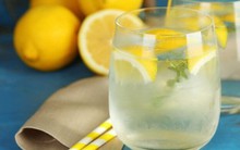 Có phải uống nước chanh buổi sáng là tốt nhất: Hãy nghe chuyên gia dinh dưỡng trả lời