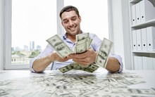 Singapore trả lương, đãi ngộ công chức như  thế nào để cạnh tranh với các tập đoàn lớn?