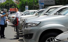 Từ 1-6, TP.HCM bắt đầu thu phí ô tô đậu dưới lòng đường
