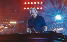 Ngày lãnh đạo ngân hàng tỷ đô, đêm về "làm thêm" DJ chơi nhạc, CEO U50 khuyên bạn: Đừng chịu đựng những công việc nhàm chán!