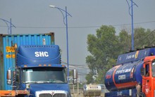 Lo giá xăng "đẩy" giá tiêu dùng