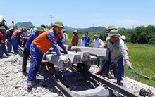 Khởi tố 2 nhân viên gác chắn tàu ở Thanh Hoá trong vụ tàu hỏa đâm xe ben