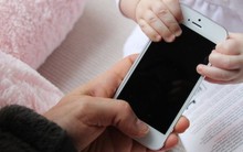 Bài văn "Con ước gì mẹ không có điện thoại di động" của cậu bé lớp 2 gây xôn xao MXH quốc tế