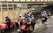 Máy bơm trục trặc, hầm chui ngập nặng