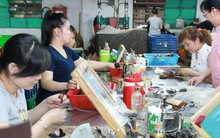 Làm thêm không quá 300 giờ/năm