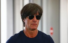 Buồn như mất... sổ gạo, sao tuyển Đức cúi gằm mặt ra sân bay về nước