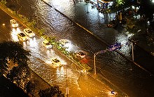 'Rốn' ngập TP.HCM vẫn lênh láng nước dù có siêu máy bơm: Phát hiện nhiều dị vật khủng dưới cống