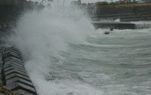 Hàng ngàn du khách mắc kẹt tại đảo Lý Sơn