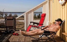 Cuộc sống trong nhà tù kỳ lạ nhất thế giới: Tù nhân thoải mái tắm nắng, tập gym và được nhận "lương" hàng tháng