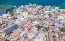 Ghé thăm hòn đảo đông dân nhất thế giới: Diện tích chỉ gần bằng 2 sân bóng đá, thiếu thốn trăm bề nhưng cuộc sống yên bình đến nỗi người dân đi ngủ không cần khóa cửa