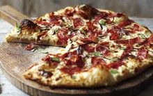 Được một hoàng hậu khen ngợi, chiếc bánh pizza bỗng "đổi đời" từ món ăn của người nghèo thành biểu tượng ẩm thực Ý