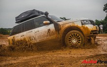 [Chùm ảnh] Đoàn Range Rover hàng chục tỷ đồng của Trung Nguyên thoả sức tắm bùn ở Đồng Mô trước khi rời Hà Nội