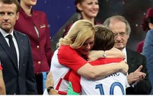 Tổng thống Croatia chinh phục trái tim người hâm mộ chung kết WC
