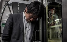 Ngưỡng mộ các điều tuyệt vời ở Nhật Bản nhưng không thể phủ nhận sự cô đơn, tuyệt vọng của những người đang vật lộn với công việc và cuộc sống nơi đây