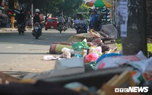Rác thải ngập ngụa, bốc mùi hôi thối ở con đường đẹp nhất quận 10 TP.HCM