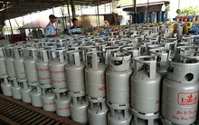 Giá gas nhảy vọt 11.000 đồng/bình do tỉ giá USD tăng