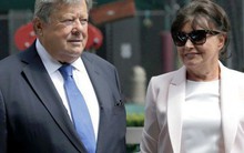 Bố mẹ vợ Tổng thống Trump được cấp quốc tịch Mỹ