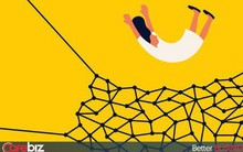 Nỗi buồn của bậc sinh thành: Bỏ việc thì không có tiền nuôi con, đi làm thì không có thời gian để dạy con