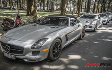 Sau hành trình xuyên Việt, bộ 3 siêu xe Mercedes-Benz SLS AMG đặc biệt của ông chủ cà phê Trung Nguyên lại tham gia minishow tại Sài Gòn
