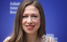 Bất bình với ông Trump, con gái cựu tổng thống Clinton sẽ tranh cử