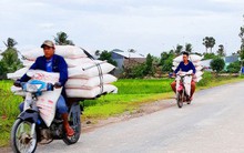 Buôn lậu nườm nượp ở vùng biên