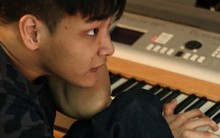 "Đã bao giờ cha mẹ được ngủ ngon?" – Bức thư nghẹn ngào của chàng nhạc sĩ bại não gửi đấng sinh thành ngày lễ Vu Lan khiến hàng triệu người trẻ rung động