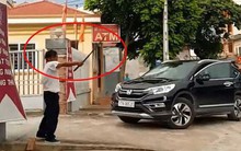 Nguyên nhân người đàn ông đập phá ô tô tiền tỷ trước trụ sở ngân hàng