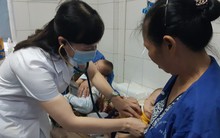 Hà Nội: 2 anh em sinh đôi cùng mắc sởi nguy kịch, BS cảnh báo nhiều ca biến chứng nặng