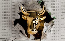 Cổ phiếu dầu khí bị chốt lời mạnh, các chỉ số đồng loạt đảo chiều giảm điểm