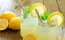 5 tác hại không ngờ khi uống quá nhiều nước chanh