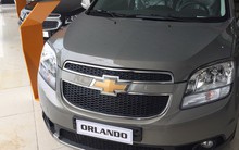 Xe 7 chỗ giá vài trăm triệu đồng hút khách