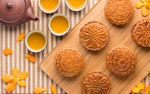 Thị trường bánh trung thu: "Thượng vàng hạ cám" và nỗi lo an toàn thực phẩm của người tiêu dùng