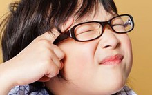 Chuyên gia cảnh báo: Thiết bị điện tử thông minh đang "cướp" đi nhiều đôi mắt trẻ em Việt