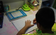 Phụ huynh có con học sách công nghệ giáo dục nói gì về cách đọc ô vuông, tam giác?