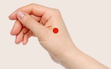 Bí quyết bấm huyệt đơn giản để giảm cân, phòng mất ngủ, bệnh tiêu hóa