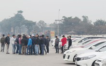 Hàng trăm xe ô tô tuần hành trên đường phố Hà Nội đòi Grab giảm tỷ lệ ăn chia