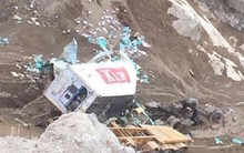 Xe container lao xuống vực sâu 250 mét, tài xế tử vong mắc kẹt trong xe gần 16 tiếng