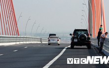 Ảnh: Cận cảnh cầu Bạch Đằng 7.300 tỷ đồng vừa thông xe đã lún võng