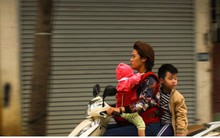 Ảnh: Dân Thủ đô vất vả di chuyển trong ngày không khí lạnh tràn về