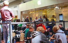 Người xếp hàng chuyên nghiệp: Ngành nghề kỳ lạ nhưng cực "ăn nên làm ra" vào dịp lễ hội mua sắm Black Friday