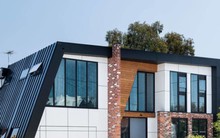 Ngôi nhà mái lệch giúp giải nhiệt và chống thấm hiệu quả