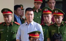 Nữ bị cáo khóc nghẹn gửi lời 'xin lỗi chồng, đã đặt gánh nặng lên vai chồng'