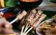 Hà Nội cũng có những ngõ nhỏ bán đồ ăn vặt trứ danh cực thích hợp với thời tiết bây giờ