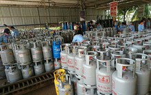 Giá gas tiếp tục giảm sốc 33.000 đồng/bình