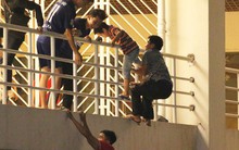 Không có vé nhưng vẫn cố vào sân vận động xem đá bóng: Lỗi tư duy của phần lớn dân sales