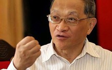 “Mức lương hiện nay của cán bộ viên chức không đủ sống, vì thế nên họ tìm cách có thêm thu nhập bằng các khoản chi khác”