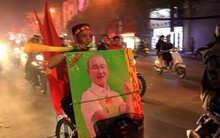 Sản phẩm ăn theo AFF Cup tăng giá nhờ sức nóng của trận chung kết